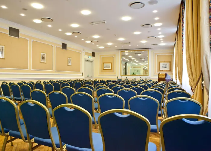 Bristol Palace מלון