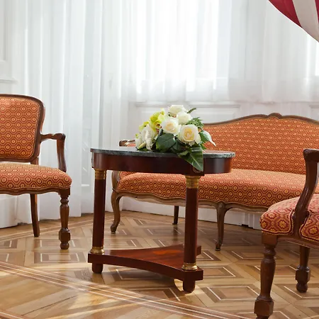 מלון Bristol Palace