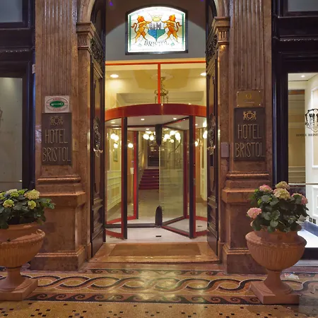 מלון Bristol Palace