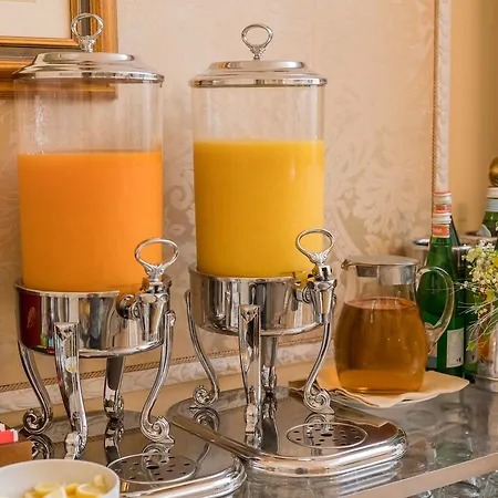 מלון Bristol Palace