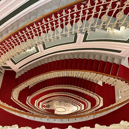 Bristol Palace Отель
